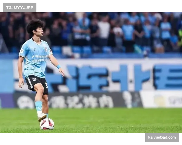 吕焯毅6.3分3次拦截 边后卫防守端拼劲值得肯定 吕焯毅6.3分3次拦截 边后卫防守端拼劲值得肯定